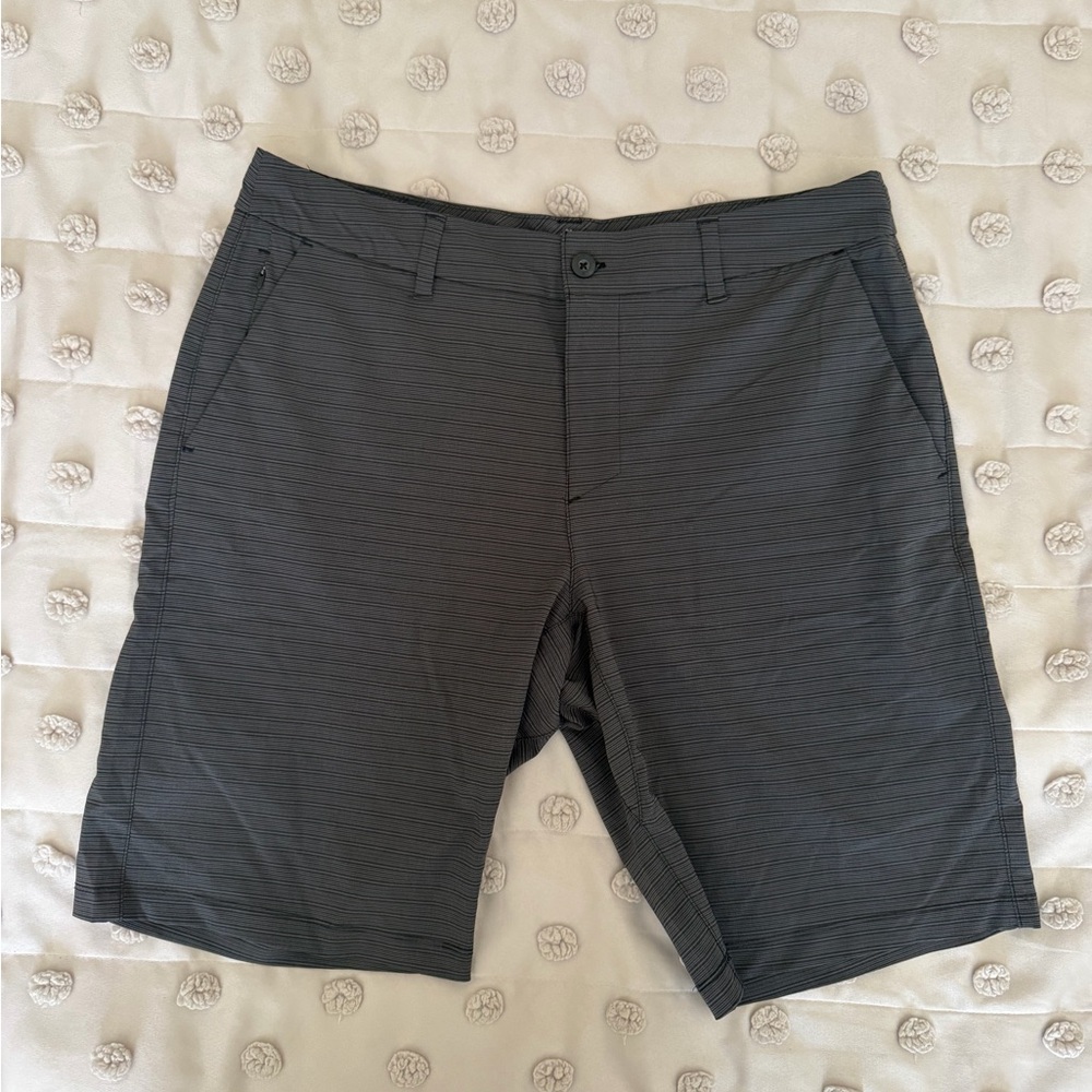 Hang Ten Chino Shorts Men’s 36 – Black & Grey Stripes